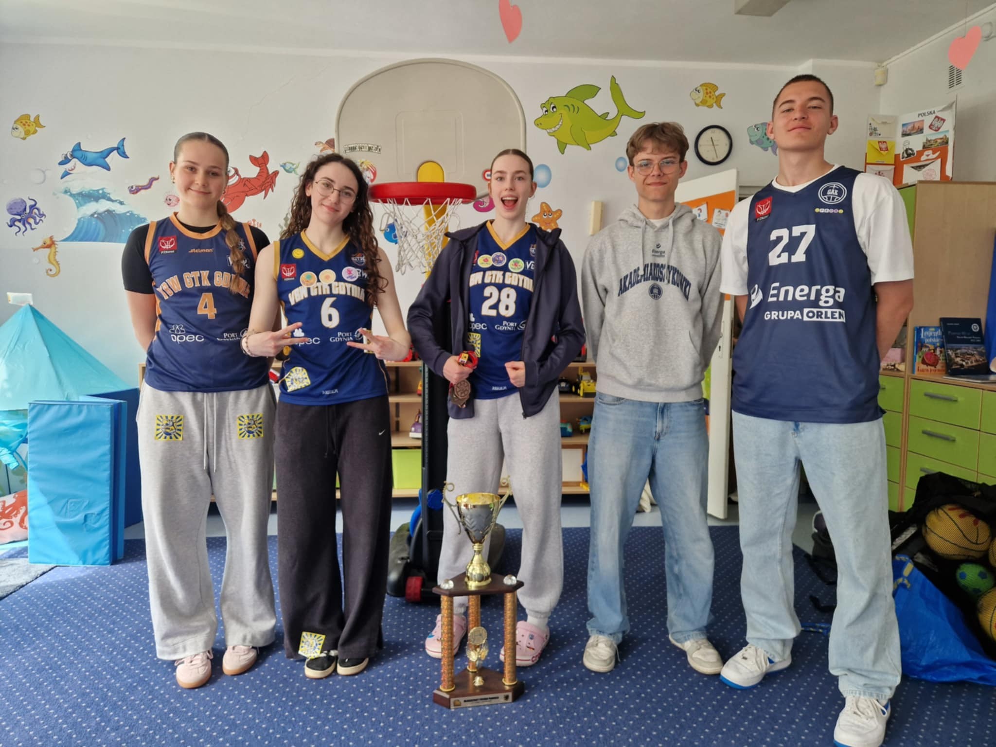 Sportowcy z wizytą w przedszkolu