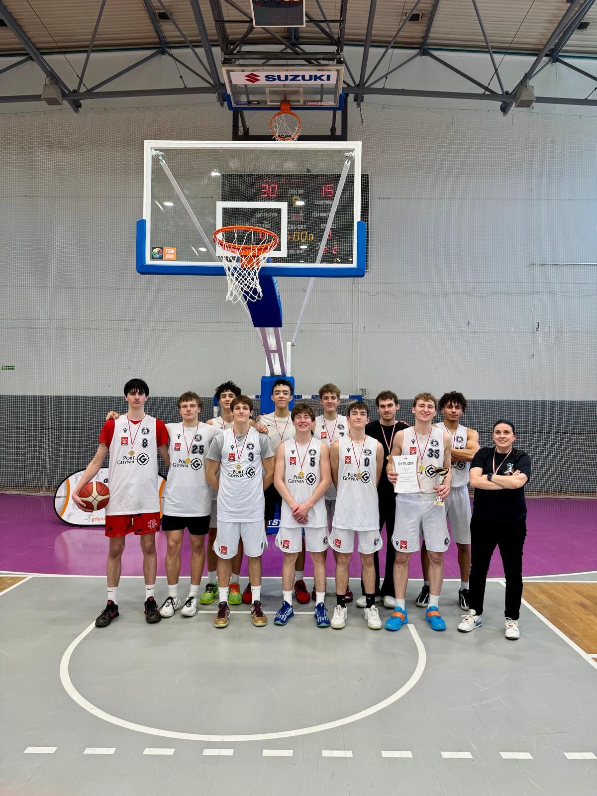 Licealiada w koszykówce chłopców 1 miejsce w Gdyni